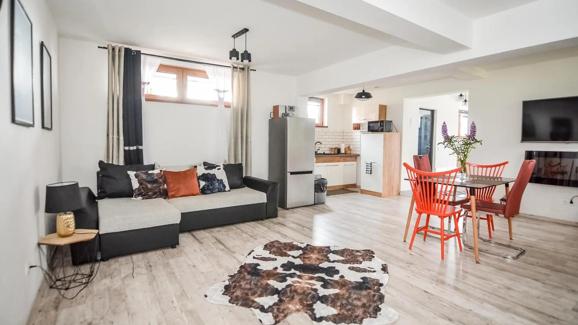 Apartamenty Dwupoziomowe Na Dwa Widoki Z Jacuzzi & Sauna 자코파네 0*,  폴란드